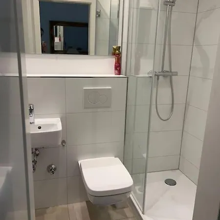 Schoene Naehe Duesseldorf Messe Und Flughafen * Duisburg