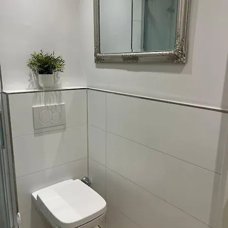 Schoene Naehe Duesseldorf Messe Und Flughafen Apartment Duisburg