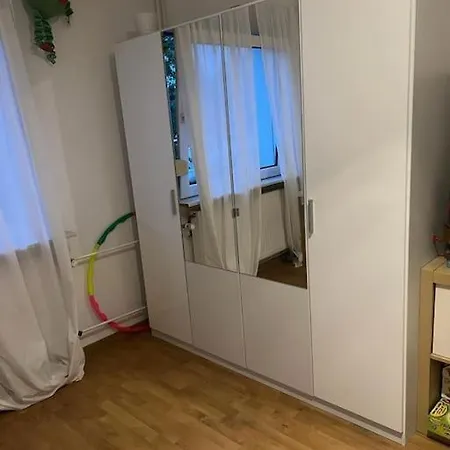 Schoene Naehe Duesseldorf Messe Und Flughafen Duisburg