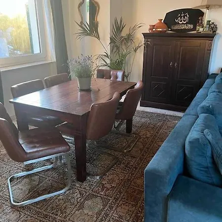 Schoene Naehe Duesseldorf Messe Und Flughafen Duisburg