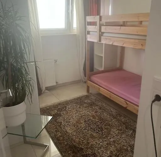 Schoene Naehe Duesseldorf Messe Und Flughafen